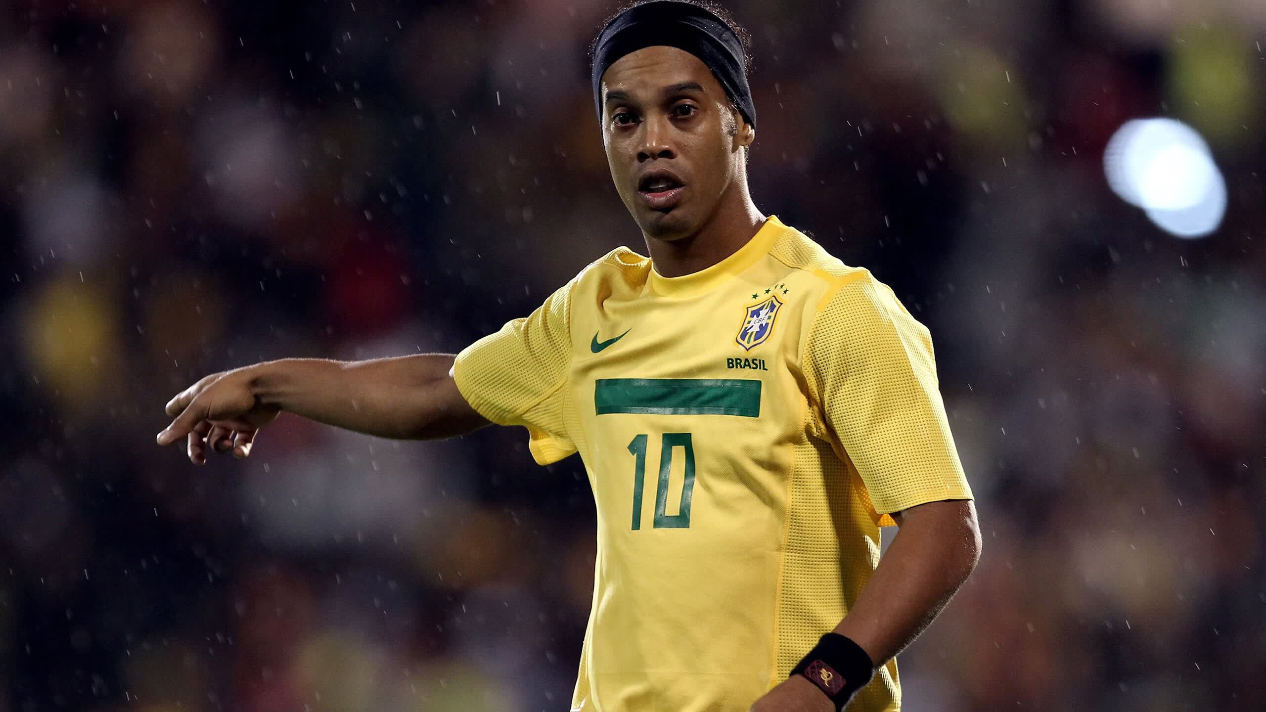 开云网页版-红牌风暴下的逆转，巴萨争议判罚成转折，海港乘势逆袭书写经典，红牌风暴下的逆转，巴萨争议判罚成转折，海港乘势逆袭书写经典